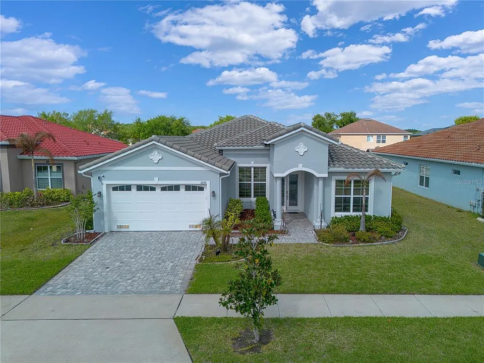 2320 Symphony Cir