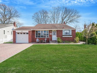 159 Eastlake Avenue, Massapequa Park, NY, 11762