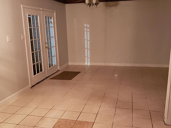 3rd image of 101 E Martial Ave