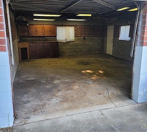 4th image of 6016 Holly Bay Ct
