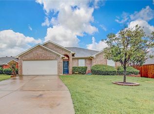 305 Old Spanish Ct, Arlington, TX 76002