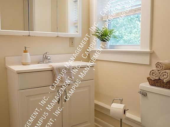 5th image of 822 Arch St APT 3
