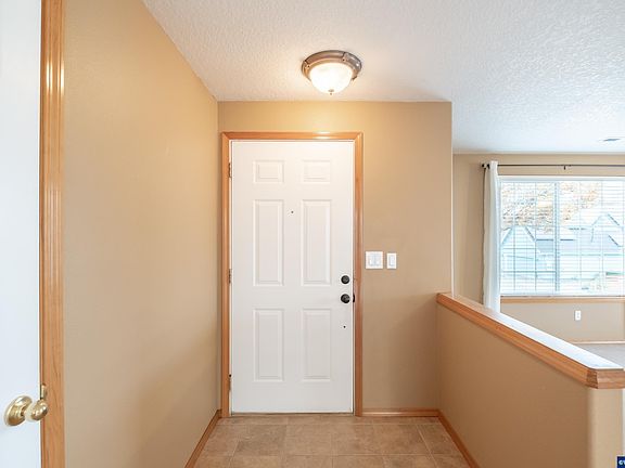 4th image of 3419 Knoll Dr