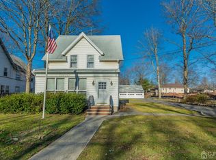 1090 Green St, Iselin, NJ 08830