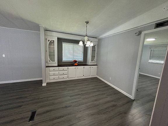 3rd image of 554 Laguna Ct