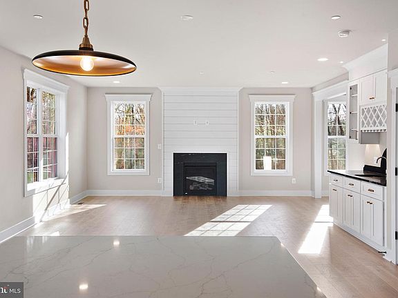 5th image of 17 Vinter Ln
