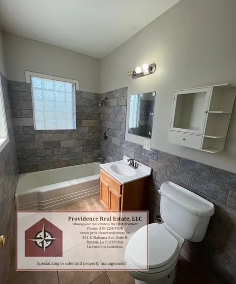 403 Everett St — Photo 5