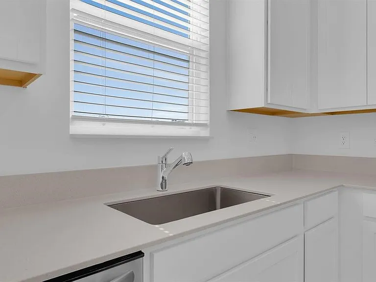 2845 Pierr St — Photo 15