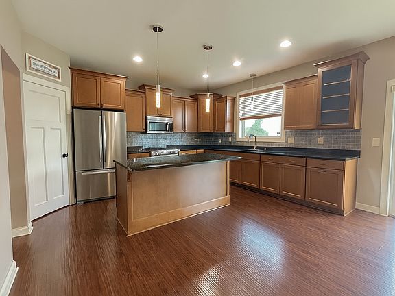 4th image of 1505 Mills Dr