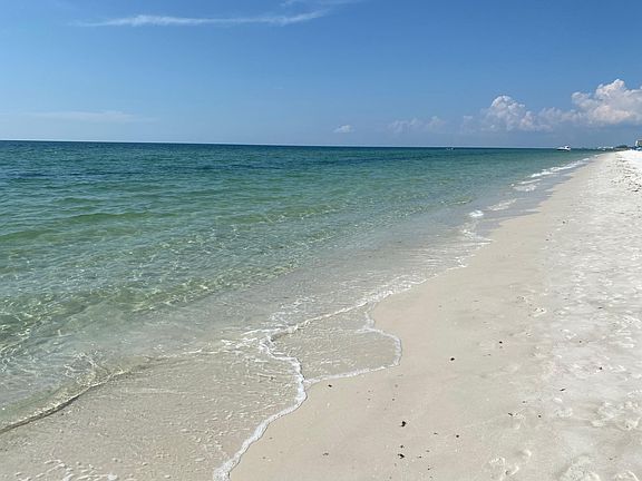 Vanderbilt Drive Suites: Studio Suite and One-bedroom Suite, in Naples, FL, this is Vanderbilt Beach, a short walk from your suite.