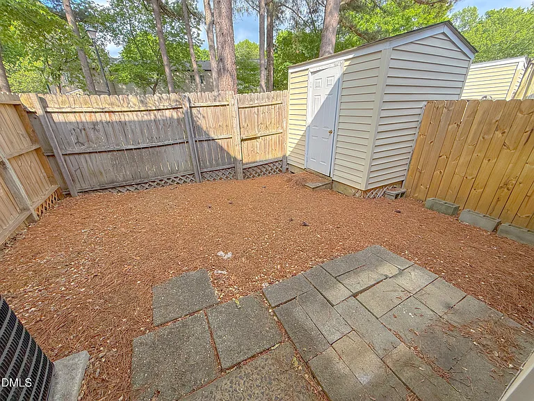 7718 Kelley Ct — Photo 13