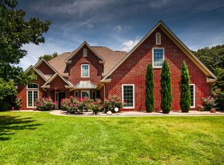 122 Oak Isle Dr, Longview, TX 75605