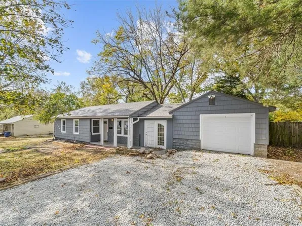 13122 Fuller Ave, Grandview, MO 64030
