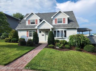 1227 Mowry St, Old Forge, PA 18518