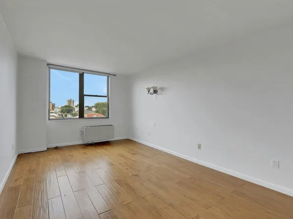 9019 Wall Street image 14 of 17