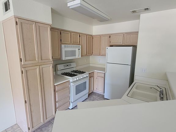 4th image of 5415 W Harmon Ave Unit 2145