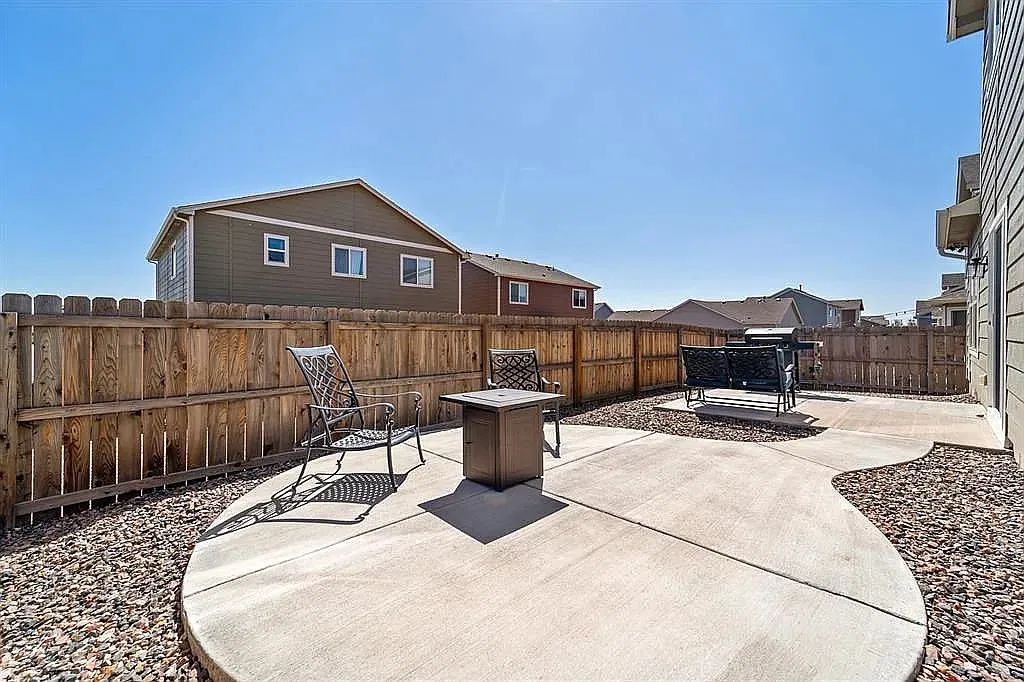 3 bed, 2.5 bath, 1974 sqft, $3,000 — Photo 4
