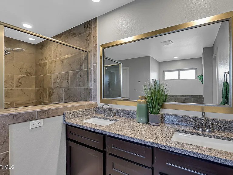2420 Sammy Cervantes St — Photo 16