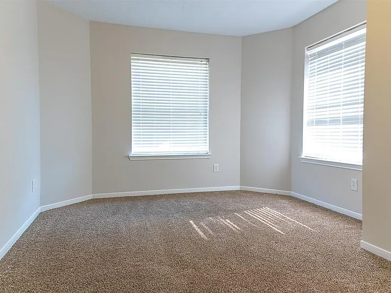 15411 Seminole Canyon Dr — Photo 35