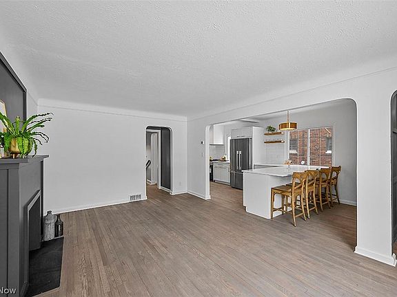 4th image of 2838 Lakeview Ave
