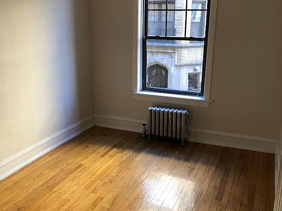 5th image of 6364-82 N Hermitage Ave #3-6374