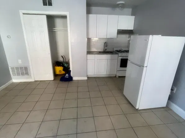 140 N Walnut St, East Orange, NJ