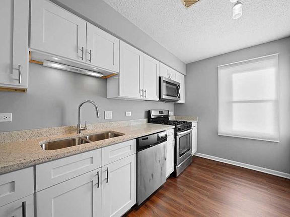 3rd image of 48 W Fern Ct Unit 124