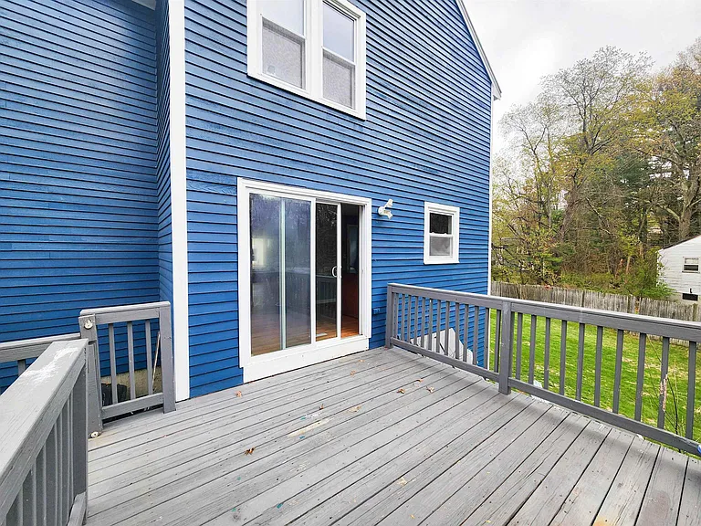 67 Burgundy Dr — Photo 20
