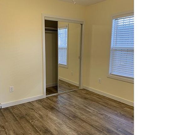 4th image of 10613 S Central Ave #1