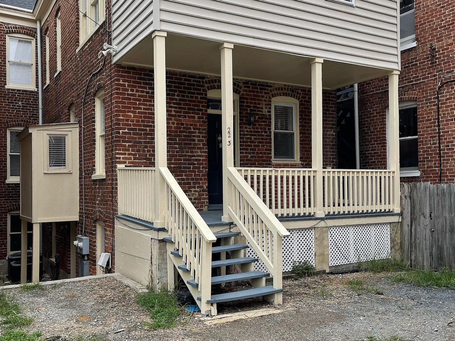 223 N Arthur Ashe Blvd - Unit 1 — Photo 2