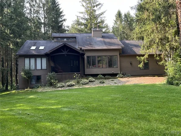 4200 Browsing Ln, Marcellus, NY 13108