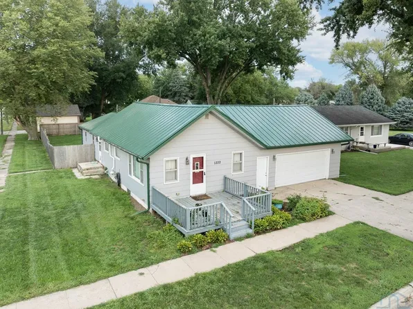 1222 5th St, Onawa, IA 51040