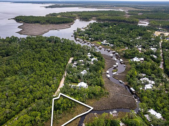 2nd image of 1 Dog Hobble Ln