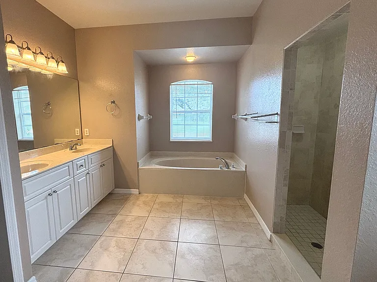 3074 Brampton Ter — Photo 19