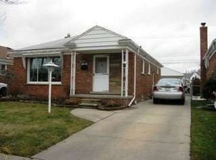 1540 London Ave, Lincoln Park, MI 48146