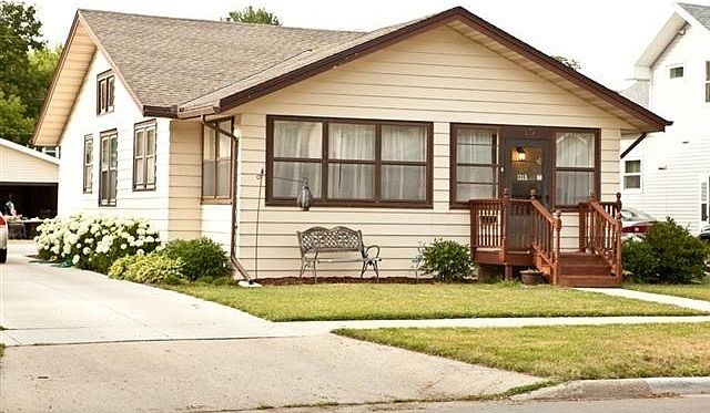 1st image of 1319 E Van Buren St