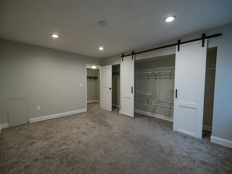 1605 Summit Point — Photo 17