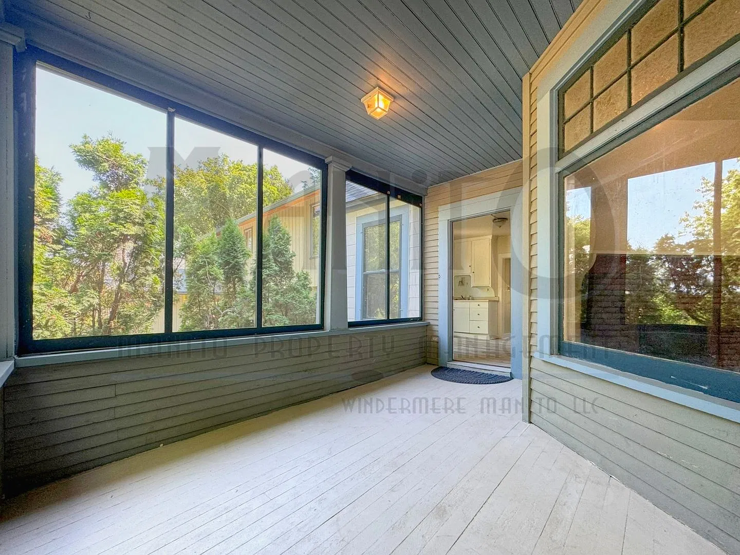Vintage Craftsman In Prime Location! — Photo 3