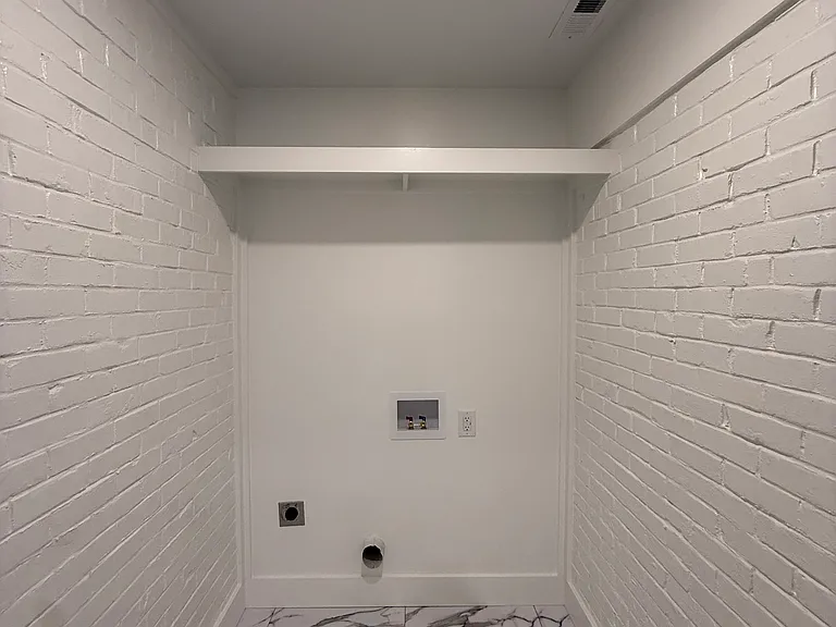 106 James St — Photo 37