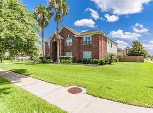1709 Sandy Lake Dr, Friendswood, TX 77546