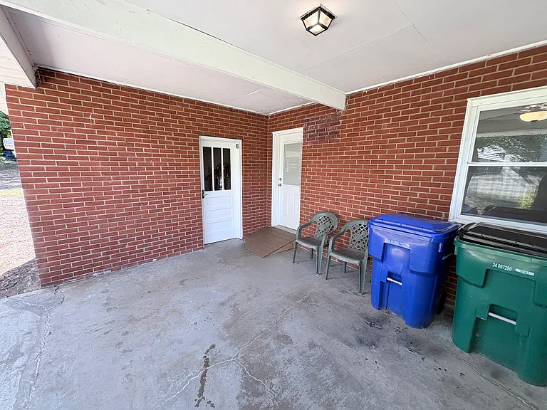 523 Lee Dr — Photo 13