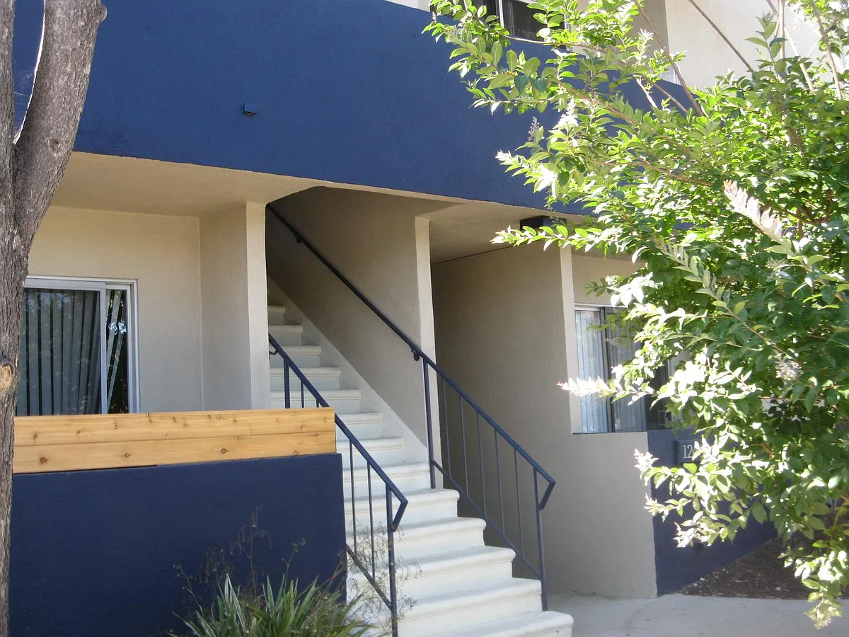 Building Photo - 12485 Walsh Ave