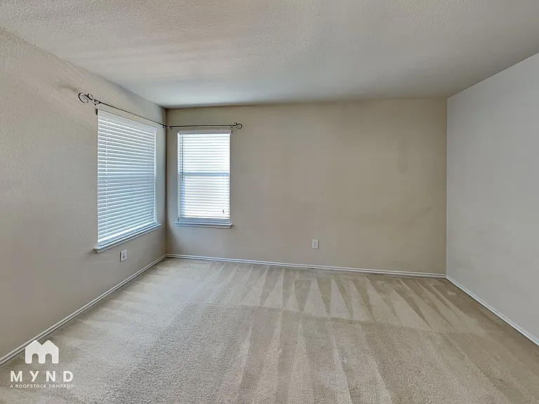 507 Darlene Trl — Photo 13