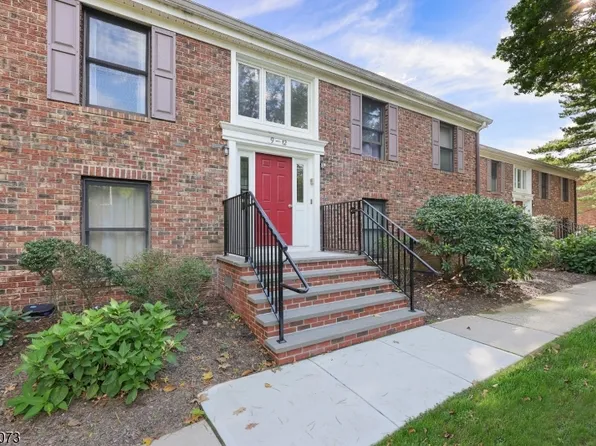 11 Sunrise Drive, Long Hill Twp., NJ 07933