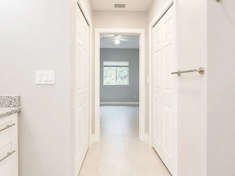 1625 SW 1st Ave #101 — Photo 9