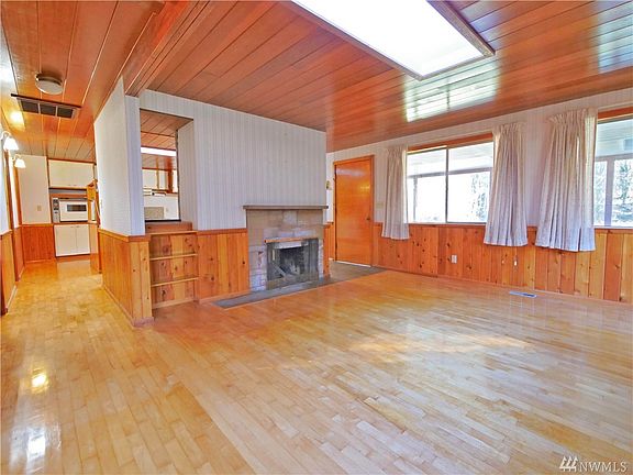 Lots of skylights throughout, with big open layout.