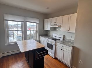 17 6th St #19, Providence, RI 02906