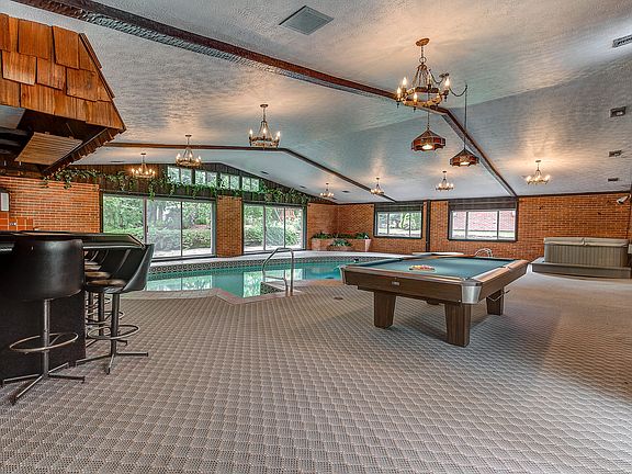 4th image of 111 Vernon Dr