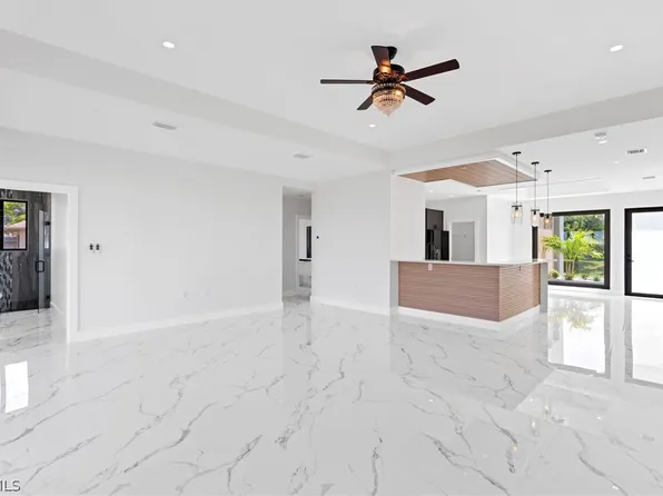 2027 NE 18th St, Cape Coral, FL 33909