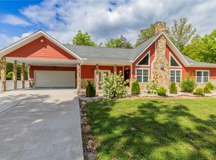 3 Leatherwood Dr, Holiday Island, AR 72631